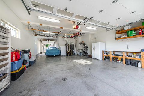 Tiny photo for 4584 Wolf Run Drive, Medford, OR 97504 (MLS # 220212562)