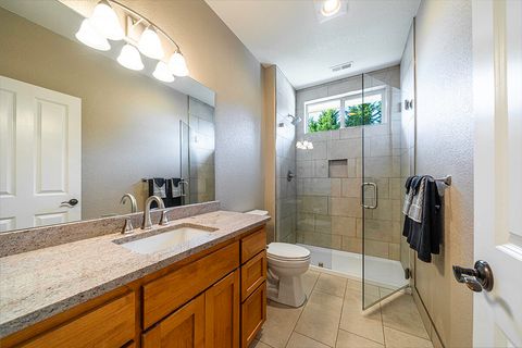 Tiny photo for 4584 Wolf Run Drive, Medford, OR 97504 (MLS # 220212562)