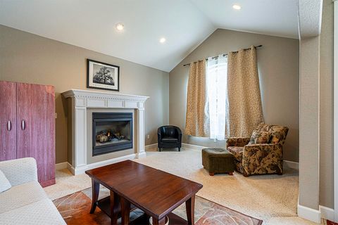 Tiny photo for 4584 Wolf Run Drive, Medford, OR 97504 (MLS # 220212562)