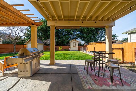 Tiny photo for 4584 Wolf Run Drive, Medford, OR 97504 (MLS # 220212562)