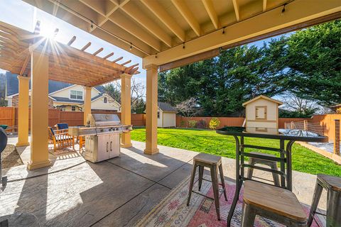 Tiny photo for 4584 Wolf Run Drive, Medford, OR 97504 (MLS # 220212562)