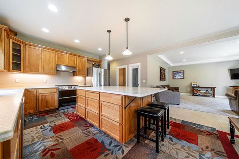 Tiny photo for 4584 Wolf Run Drive, Medford, OR 97504 (MLS # 220212562)