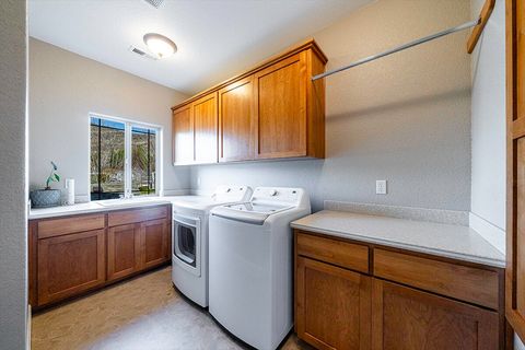 Tiny photo for 4584 Wolf Run Drive, Medford, OR 97504 (MLS # 220212562)