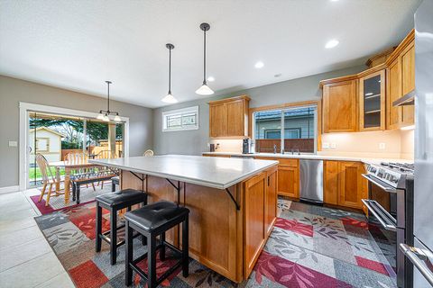 Tiny photo for 4584 Wolf Run Drive, Medford, OR 97504 (MLS # 220212562)