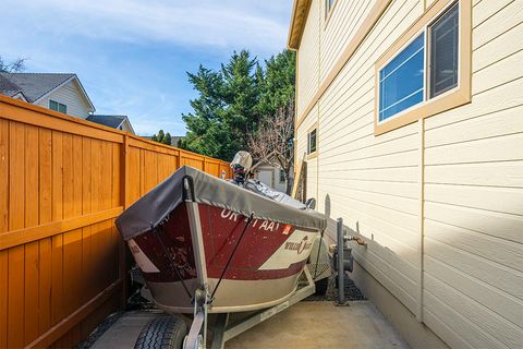 Tiny photo for 4584 Wolf Run Drive, Medford, OR 97504 (MLS # 220212562)