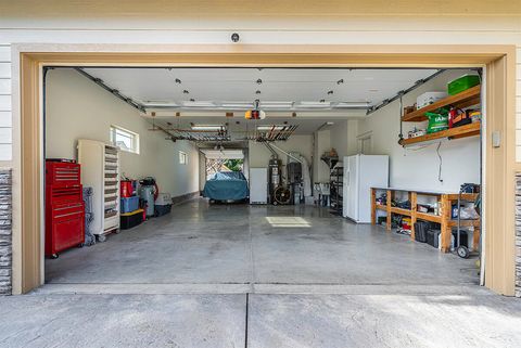 Tiny photo for 4584 Wolf Run Drive, Medford, OR 97504 (MLS # 220212562)