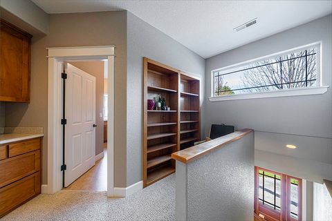 Tiny photo for 4584 Wolf Run Drive, Medford, OR 97504 (MLS # 220212562)