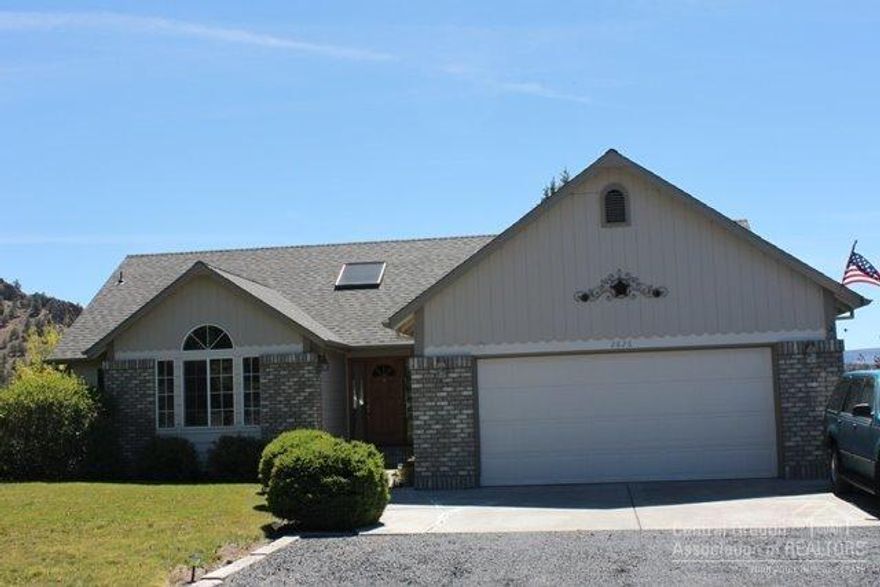 Relax on the deck & enjoy the amazing view of Barnes Butte & surrounding area. Spacious lot .45 acre, fenced landscaped, nice deck, and RV parking too. Home is immaculate w/ large kitchen, great room floor plan, large master bedroom & master bath features a soaker tub, separate shower & tile floors & counters. Beautiful home & move in ready!