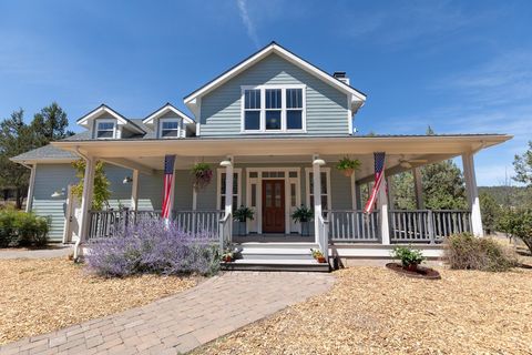 Photo of 7140 Jake Road, Klamath Falls, OR 97601 (MLS # 220211995)