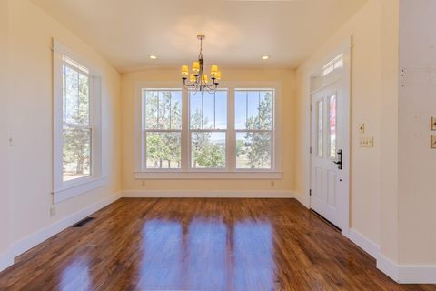 Tiny photo for 7140 Jake Road, Klamath Falls, OR 97601 (MLS # 220211995)