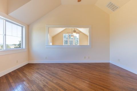 Tiny photo for 7140 Jake Road, Klamath Falls, OR 97601 (MLS # 220211995)