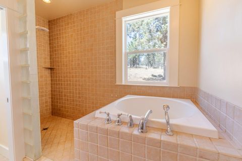 Tiny photo for 7140 Jake Road, Klamath Falls, OR 97601 (MLS # 220211995)