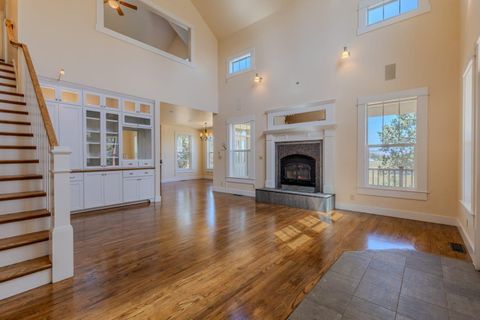 Tiny photo for 7140 Jake Road, Klamath Falls, OR 97601 (MLS # 220211995)