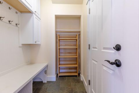 Tiny photo for 7140 Jake Road, Klamath Falls, OR 97601 (MLS # 220211995)