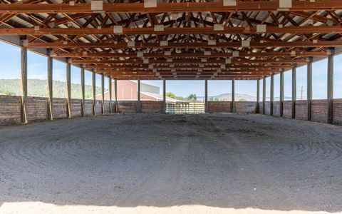 Tiny photo for 7140 Jake Road, Klamath Falls, OR 97601 (MLS # 220211995)