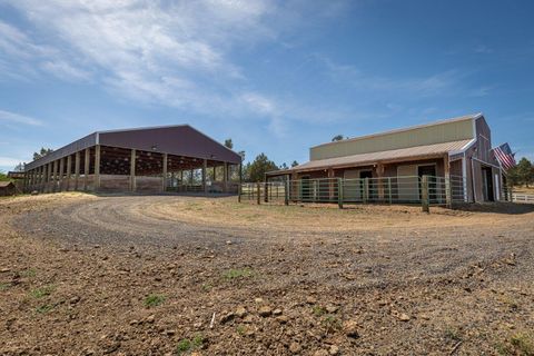 Tiny photo for 7140 Jake Road, Klamath Falls, OR 97601 (MLS # 220211995)