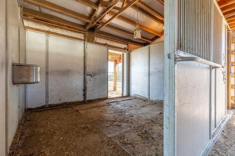 Tiny photo for 7140 Jake Road, Klamath Falls, OR 97601 (MLS # 220211995)