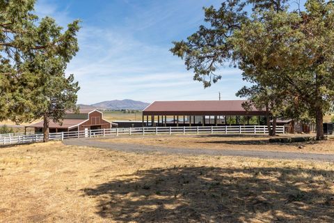 Tiny photo for 7140 Jake Road, Klamath Falls, OR 97601 (MLS # 220211995)