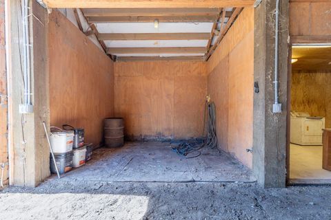 Tiny photo for 7140 Jake Road, Klamath Falls, OR 97601 (MLS # 220211995)