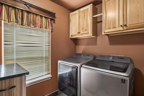 Tiny photo for 15730 Jackpine Road, La Pine, OR 97739 (MLS # 220217154)