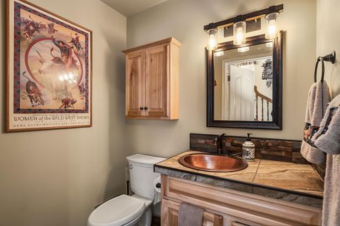 Tiny photo for 15730 Jackpine Road, La Pine, OR 97739 (MLS # 220217154)