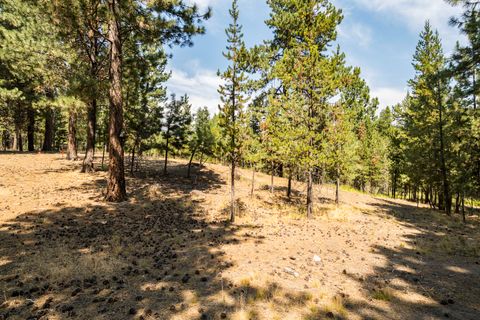 Tiny photo for 15730 Jackpine Road, La Pine, OR 97739 (MLS # 220217154)