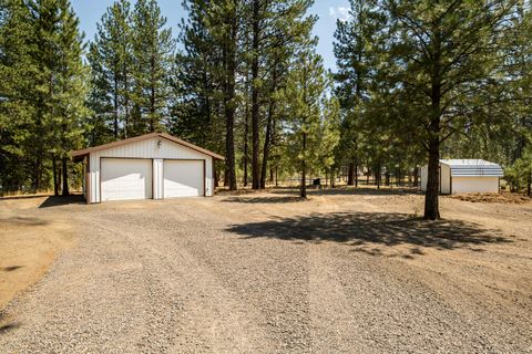 Tiny photo for 15730 Jackpine Road, La Pine, OR 97739 (MLS # 220217154)