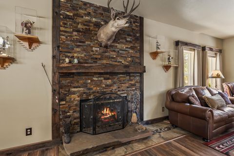 Tiny photo for 15730 Jackpine Road, La Pine, OR 97739 (MLS # 220217154)