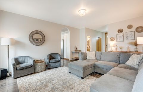 Tiny photo for 3773 SW Timber Avenue, Redmond, OR 97756 (MLS # 220219451)
