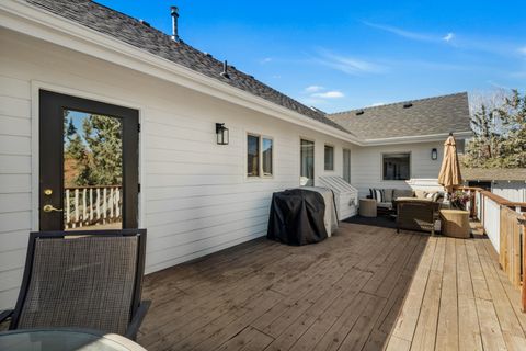 Tiny photo for 3773 SW Timber Avenue, Redmond, OR 97756 (MLS # 220219451)
