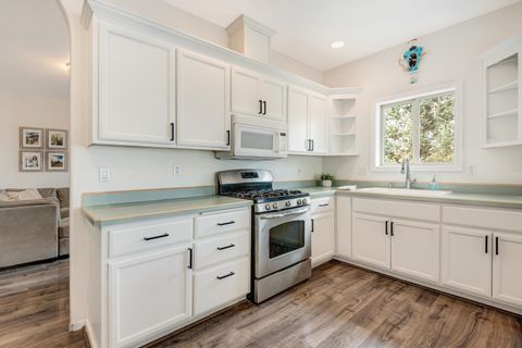 Tiny photo for 3773 SW Timber Avenue, Redmond, OR 97756 (MLS # 220219451)