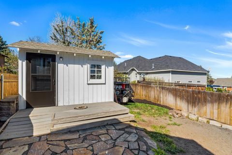 Tiny photo for 3773 SW Timber Avenue, Redmond, OR 97756 (MLS # 220219451)