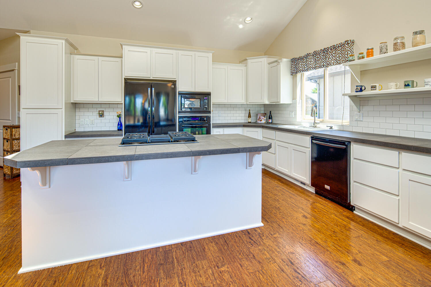 Bella Vista - Residential