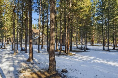 Tiny photo for 52384 Barberry Circle, La Pine, OR 97739 (MLS # 220213313)