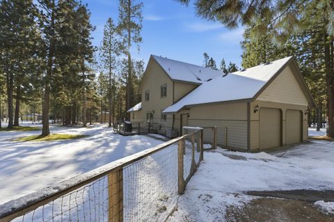 Tiny photo for 52384 Barberry Circle, La Pine, OR 97739 (MLS # 220213313)