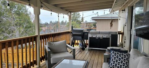 Tiny photo for 164 Peach Street, Klamath Falls, OR 97601 (MLS # 220215475)