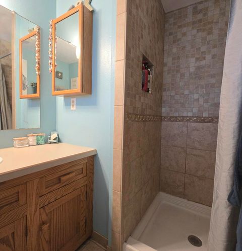 Tiny photo for 164 Peach Street, Klamath Falls, OR 97601 (MLS # 220215475)