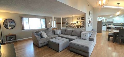 Tiny photo for 164 Peach Street, Klamath Falls, OR 97601 (MLS # 220215475)