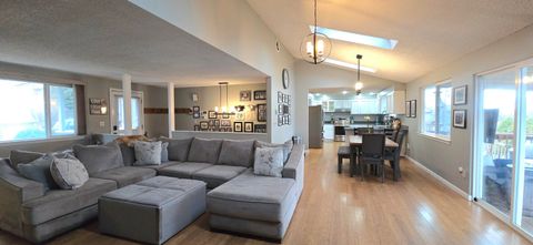 Tiny photo for 164 Peach Street, Klamath Falls, OR 97601 (MLS # 220215475)