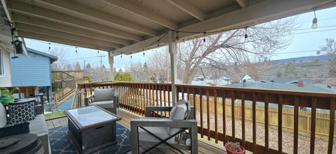 Tiny photo for 164 Peach Street, Klamath Falls, OR 97601 (MLS # 220215475)