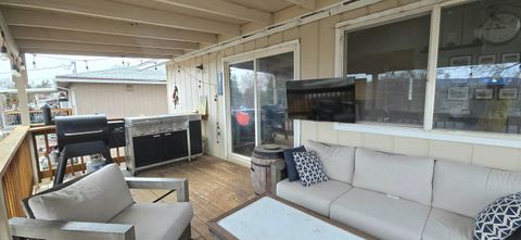 Tiny photo for 164 Peach Street, Klamath Falls, OR 97601 (MLS # 220215475)