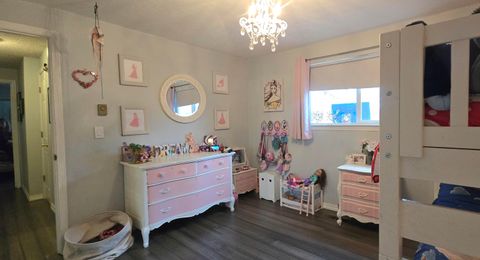 Tiny photo for 164 Peach Street, Klamath Falls, OR 97601 (MLS # 220215475)