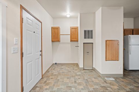 Tiny photo for 682 SE 10th Street, Madras, OR 97741 (MLS # 220214314)