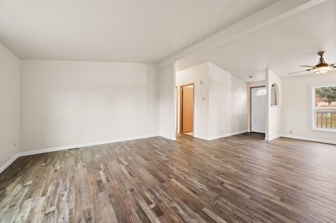 Tiny photo for 682 SE 10th Street, Madras, OR 97741 (MLS # 220214314)