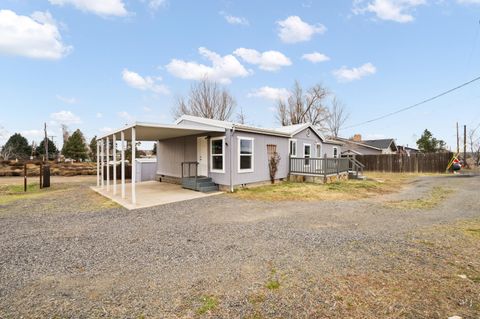 Tiny photo for 682 SE 10th Street, Madras, OR 97741 (MLS # 220214314)