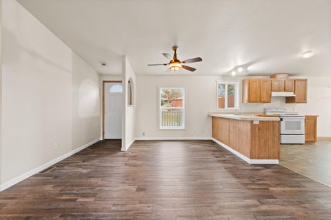 Tiny photo for 682 SE 10th Street, Madras, OR 97741 (MLS # 220214314)