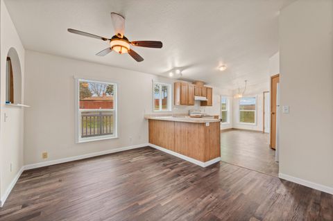 Tiny photo for 682 SE 10th Street, Madras, OR 97741 (MLS # 220214314)