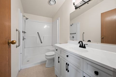 Tiny photo for 682 SE 10th Street, Madras, OR 97741 (MLS # 220214314)