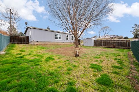 Tiny photo for 682 SE 10th Street, Madras, OR 97741 (MLS # 220214314)