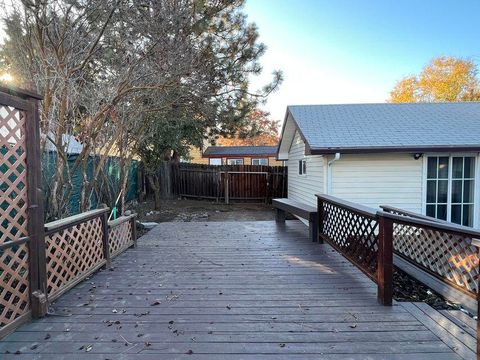 Tiny photo for 522 Van Ness Avenue, Klamath Falls, OR 97601 (MLS # 220213848)